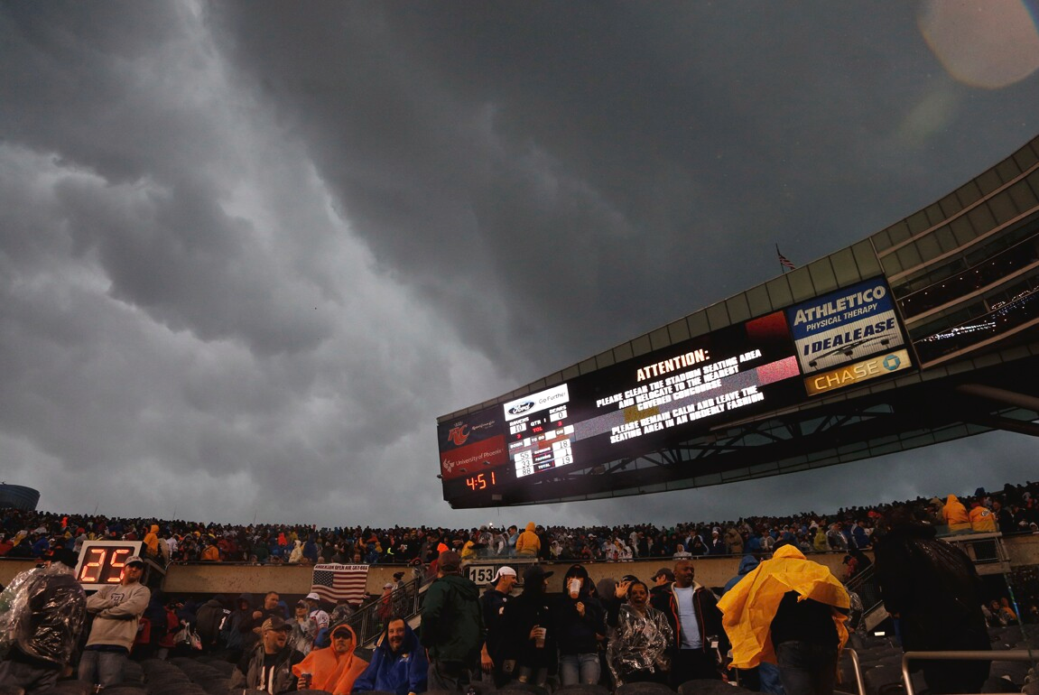 15 Photos That Prove NFL Fans Are the Most Dedicated on Earth